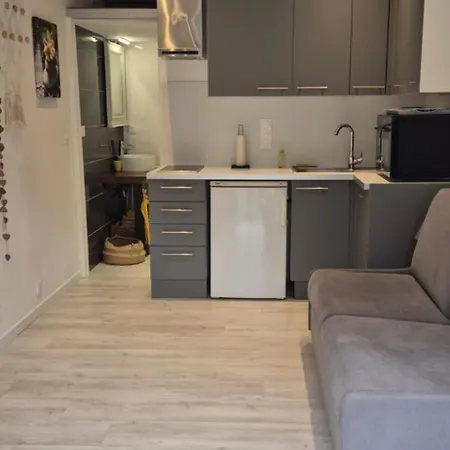 Apartment Avec Rez De Jardin *